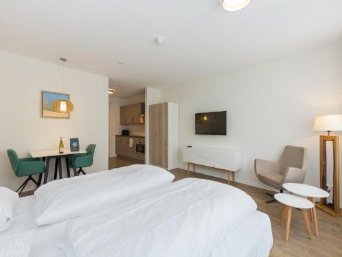 Zoutelande Apartment | Zoutelande Studio Parking Spot, cleaning included