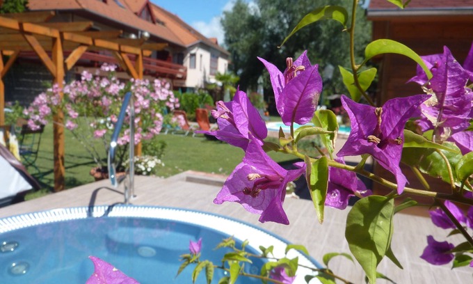 Balatonkeresztur Hotel | Zsanett Hotel