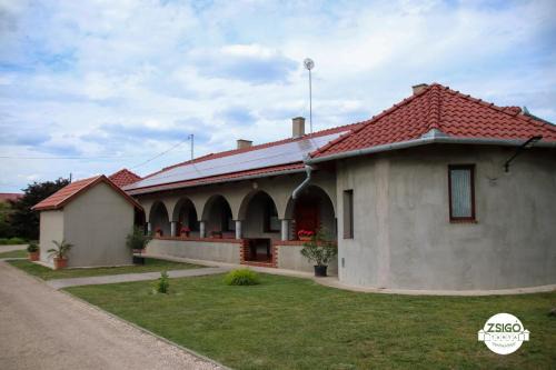 Kiskunfelegyhaza Apartment | Zsigó Tanya