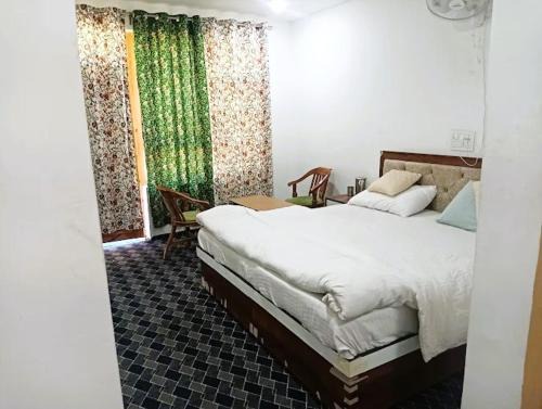 Kargil Hotel | Zulfiqar Hotel & Restaurant