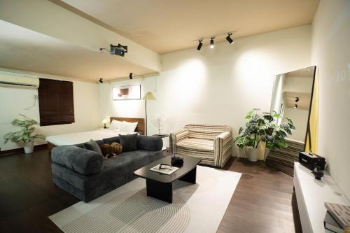 Hang Buom Apartment | Zuzi Home Dao Duy Tu , Old Quarter 2
