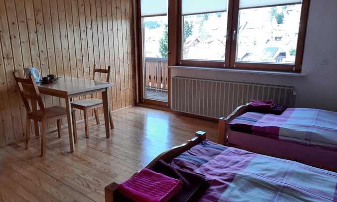 Furtwangen Apartment | Zweibettzimmer 6 - Haus Waldeck