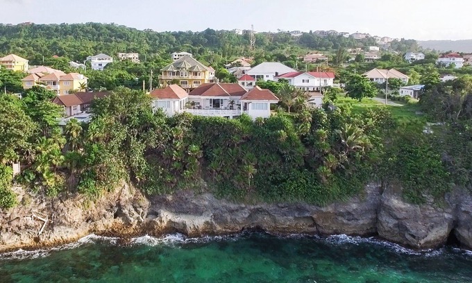 Boscobel Villa | ZYANI Boutique Resort Breathtaking Seaside location Chef, Massage therapist,