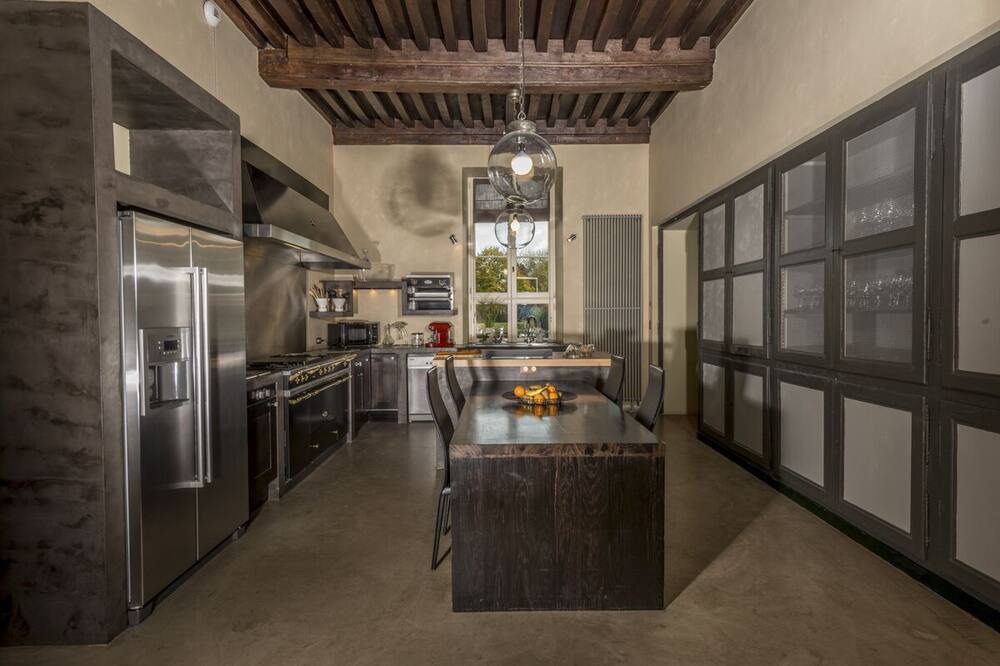 Photo of Kitchen in Saint-Loup-Geanges