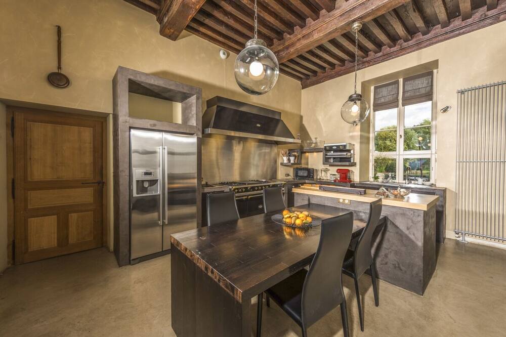 Photo of Kitchen in Saint-Loup-Geanges