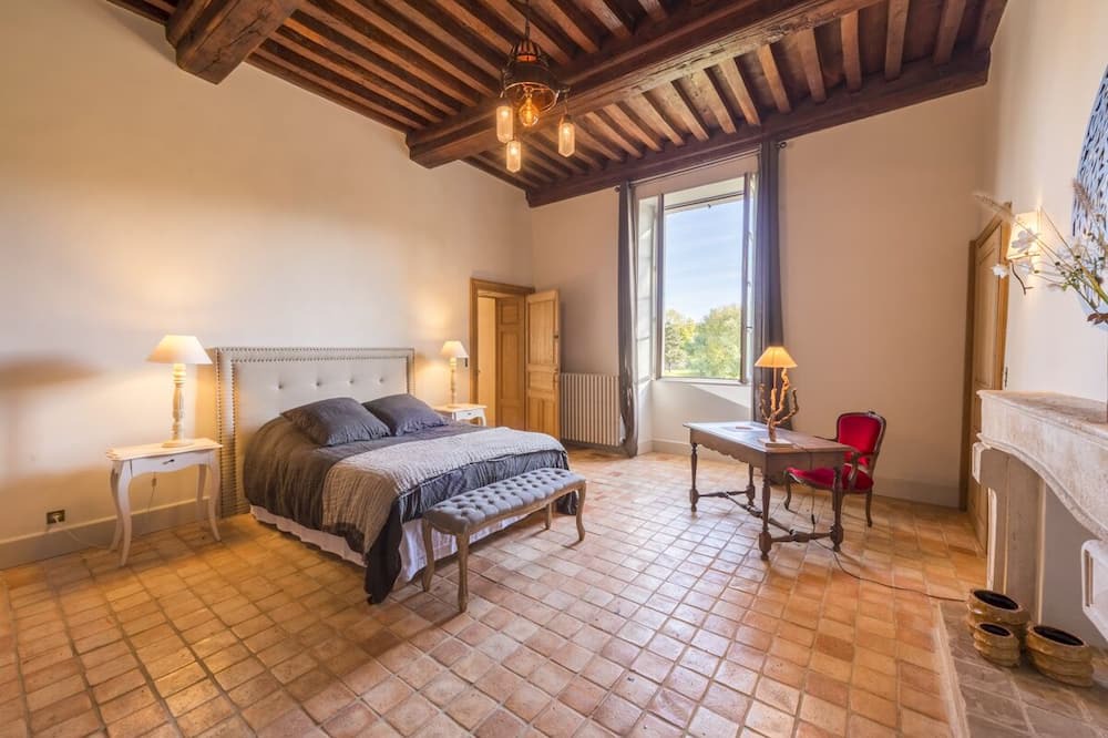 Photo of Bedroom in Saint-Loup-Geanges