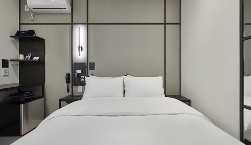 Room (Economy (Windowless Wave Netflix avai)