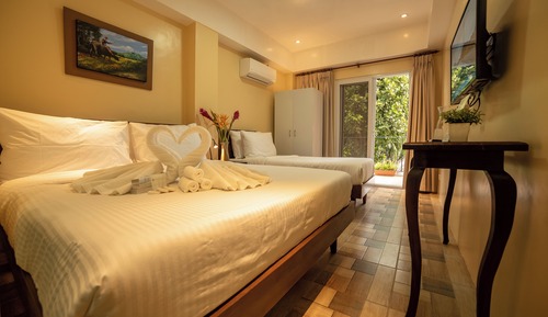 Premier Triple Room, Multiple Beds, Non Smoking, Mountain View