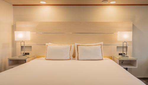 Standard Room, 1 King Bed, Non Smoking, Balcony