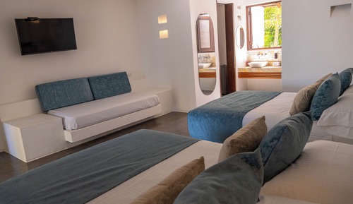 Quadruple Room, Pool View