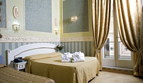 Deluxe Triple Room