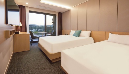 Premier Twin Room