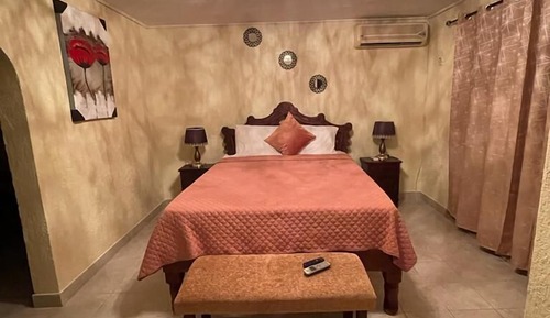 Honeymoon Suite