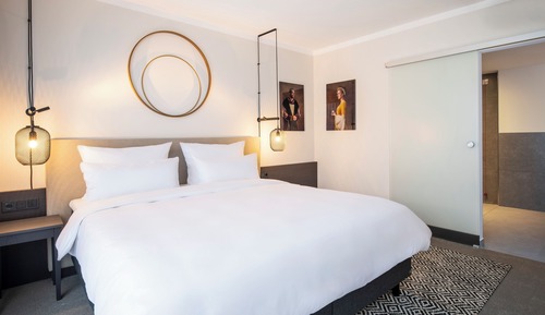 Junior Suite, 1 King Bed with Sofa bed, Balcony, City View