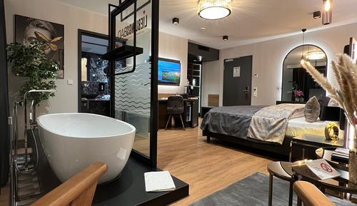 Junior Double Room, 1 Queen Bed, Non Smoking, Ensuite