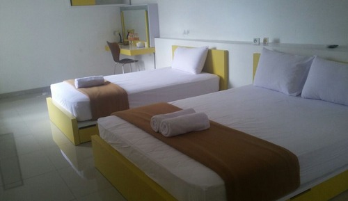 Deluxe Family (highest category, Private bathroom)