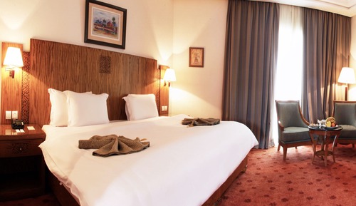 Superior Room, Mountain View