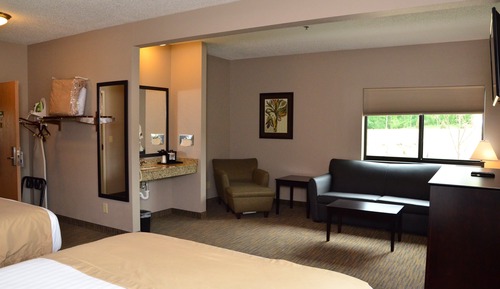 Family Suite, 2 Queen Beds with 1 Sofa Bed
