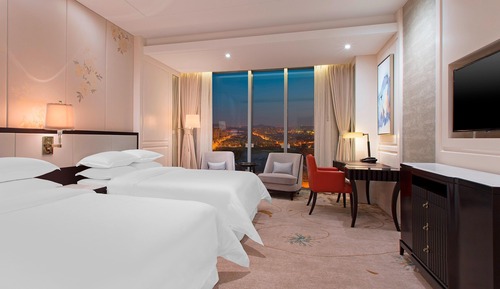 Room, 2 Twin Beds, City View