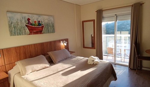 Deluxe Double Room, 1 Queen Bed, Balcony, Mountain View