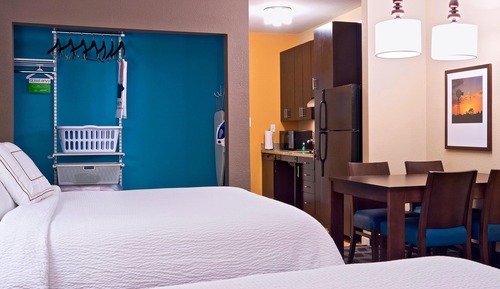 Studio, 2 Queen Beds (Mobility Accessible, Roll-In Shower)