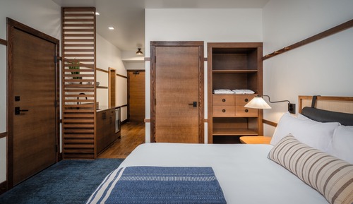 Deluxe Room, 1 King Bed, Mountain View (ADA - Accessible)