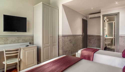 Triple Room