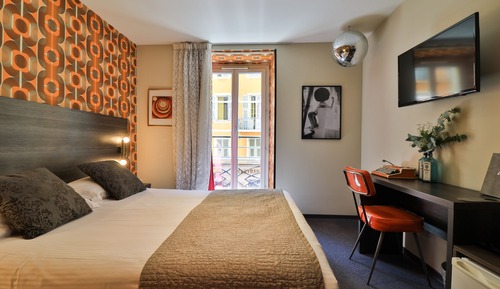 Average Room