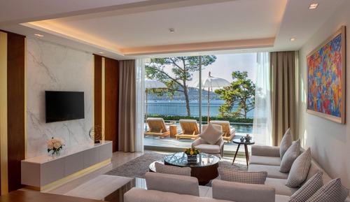 Aphrodite Villa