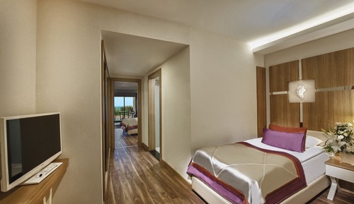 Standard Room, Partial Sea View
