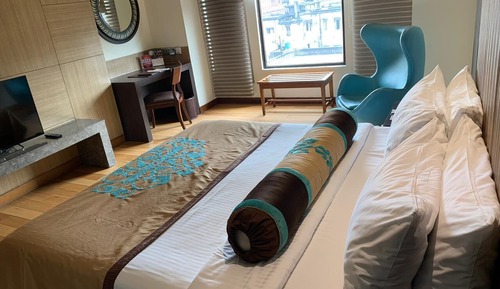 Deluxe King Room