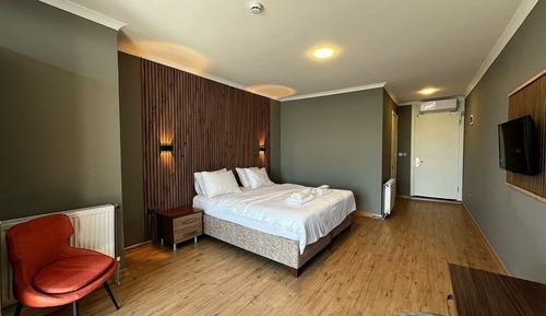 Standard Room, Terrace, Pool View
