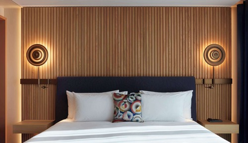 COLLECTION - ROOFTOP VIEW, 1 King or 2 Single beds, Views of Paris rooftops