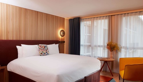 STUDIO, 1 King, Junior Suite, Courtyard view