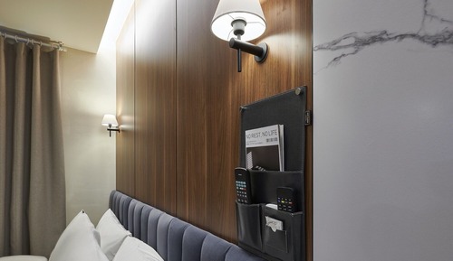 Room (VIP - No parking (OTT 5 types king be)