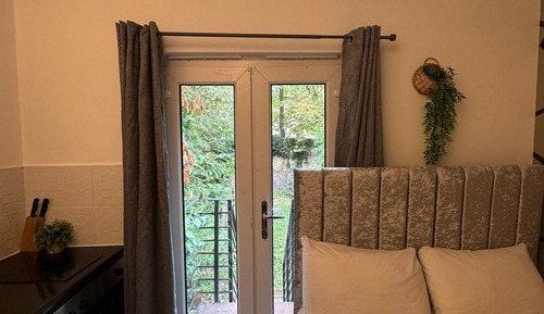 Studio, Ensuite (Compact)