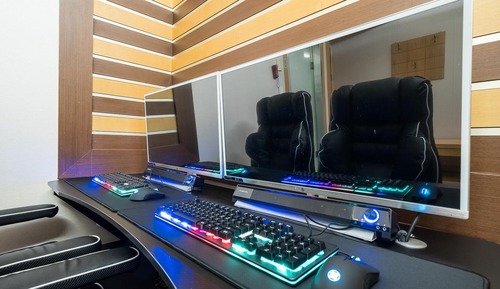 Room (Gaming room (2PC GTX2060))