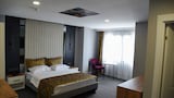 Deluxe Room, Partial Sea View