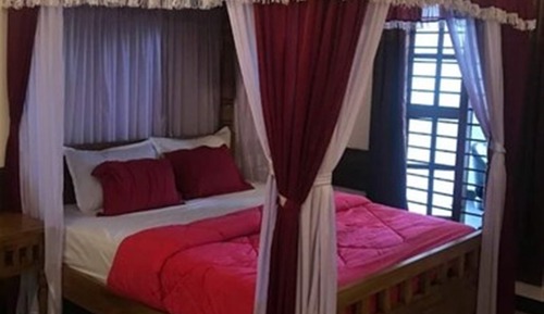 Luxury Suite