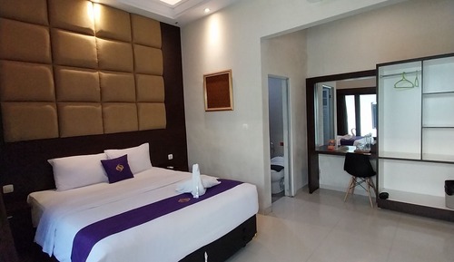 Deluxe Double or Twin Room