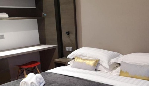 Three-Bedroom Luxury Apartment with Balcony & Genting View