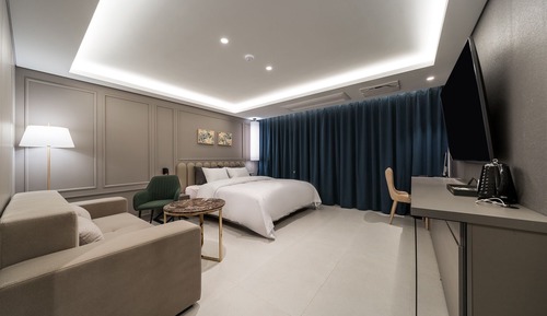 Room (Royal Suite (Dry Sauna Whirlpool Bath)