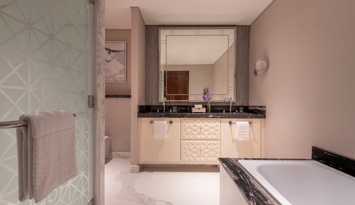 Royal Suite, 3 Bedrooms, Non Smoking, Sea View (Balcony)