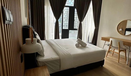 Premium Apartment, 1 King Bed, Non Smoking, City View