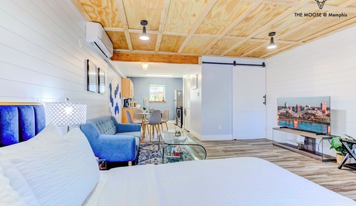 Deluxe Studio Suite, 1 Queen Bed, Non Smoking, Ground Floor