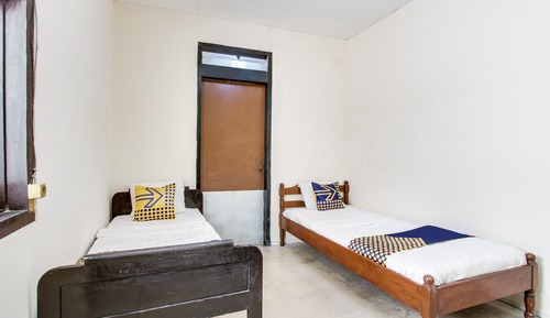 Economy Twin Room