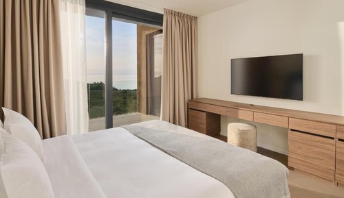 Apartment, 1 Bedroom, Terrace, Partial Sea View