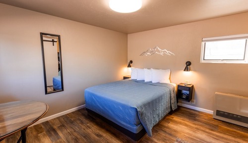 Classic Room, 1 Queen Bed