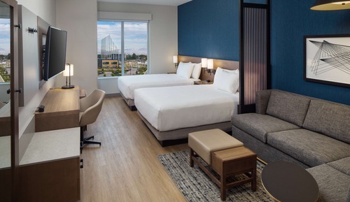 Room (2 Queens & 1 Sofabed, High Floor)