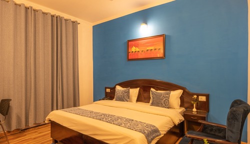 Room, Mountain View